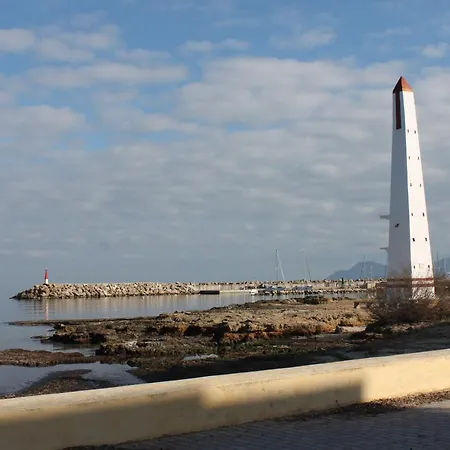 Noemi Near The Lejlighed *