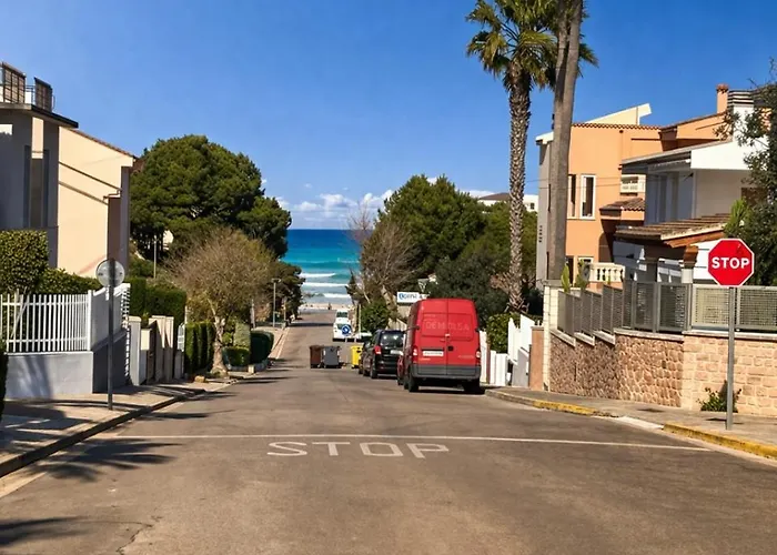 Noemi Near The 아파트 *