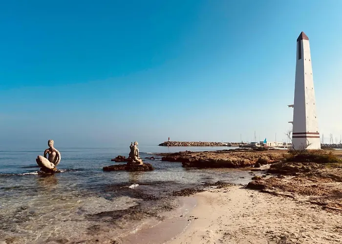 Noemi Near The * 캔 피카폴트