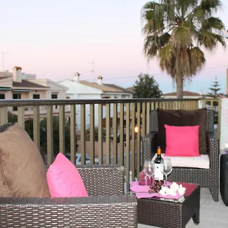 Noemi Near The アパート