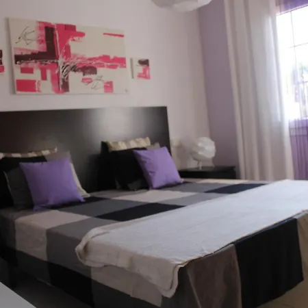 Noemi Near The カン・ピカフォルト