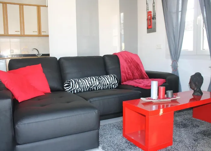 Apartment Noemi Near The *