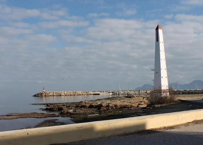 Noemi Near The Apartamento *